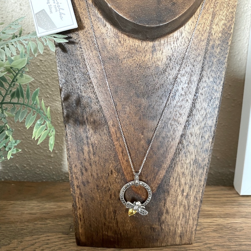 Brand new Beautiful Swarovski Marcasite Sterling Silver Bumble Bee Necklace - Picture 4 of 4